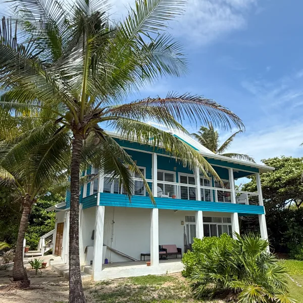 waterfront utila rental